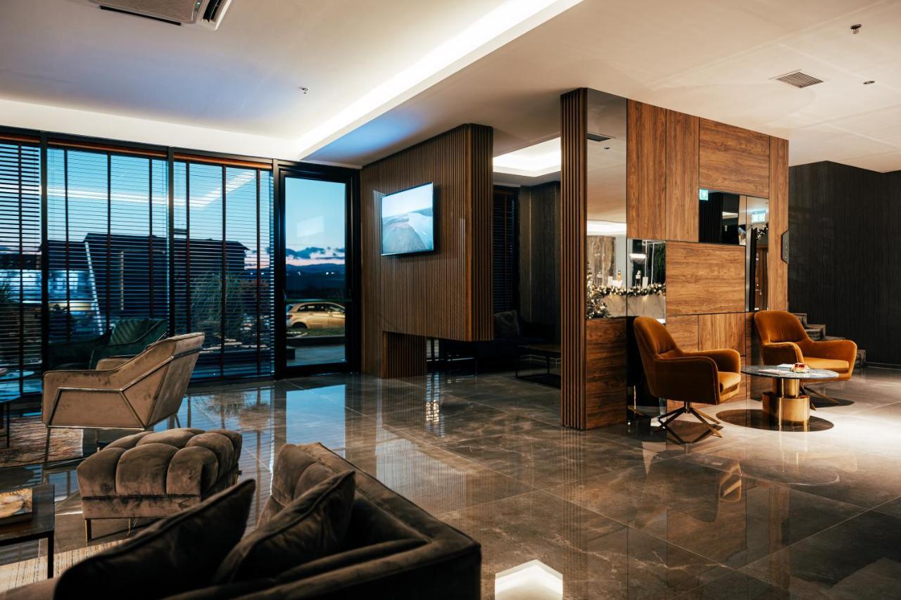 Palace Hotel & Spa Titova Mitrovica Extérieur photo