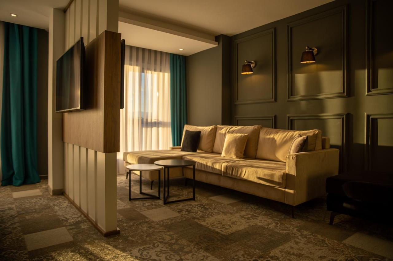 Palace Hotel & Spa Titova Mitrovica Extérieur photo