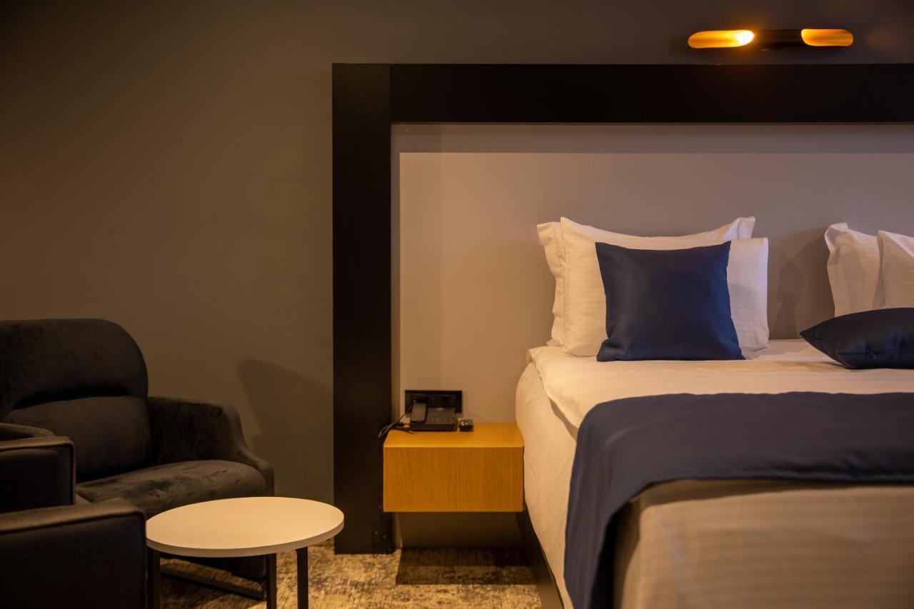 Palace Hotel & Spa Titova Mitrovica Extérieur photo