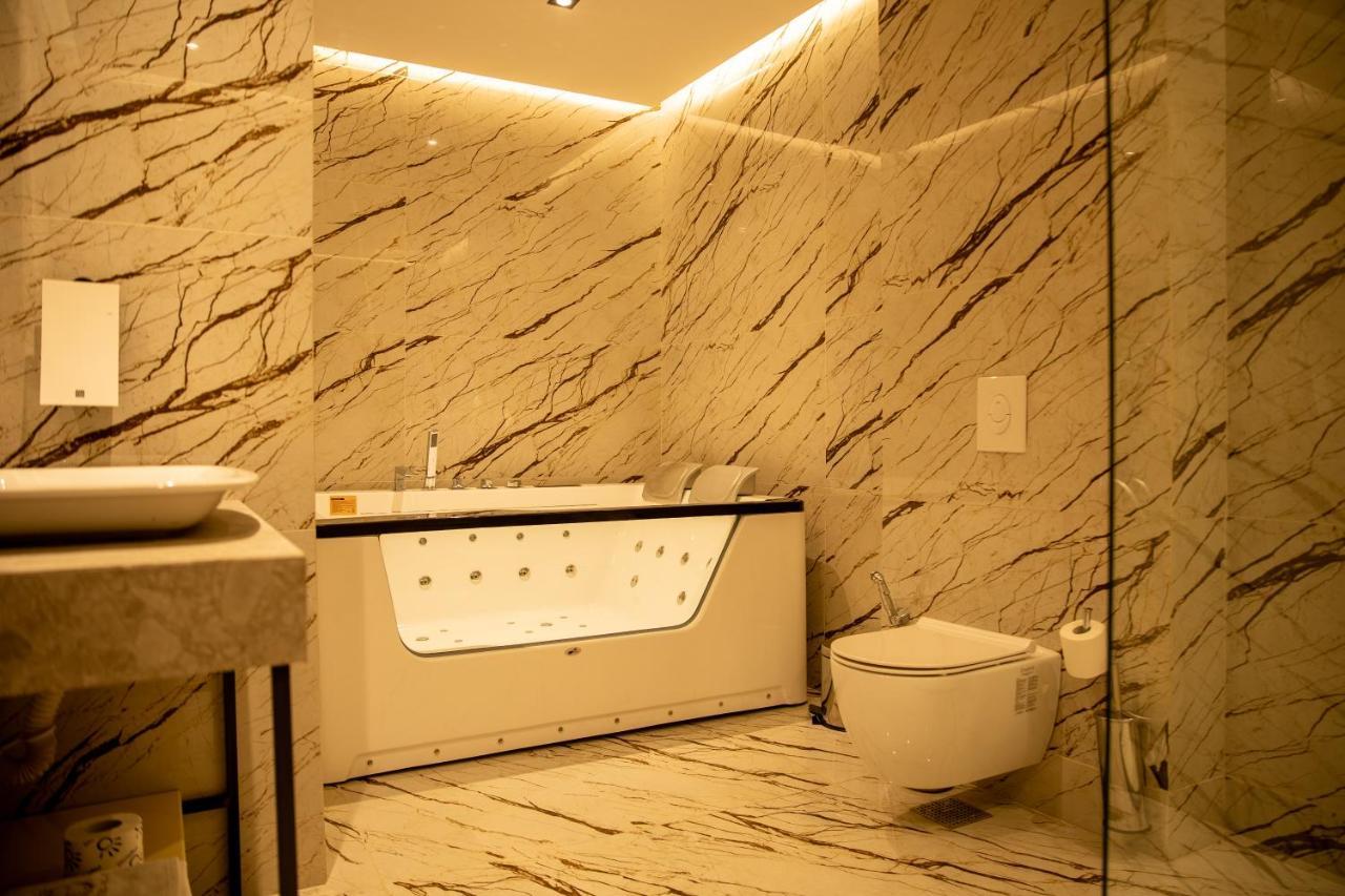 Palace Hotel & Spa Titova Mitrovica Extérieur photo